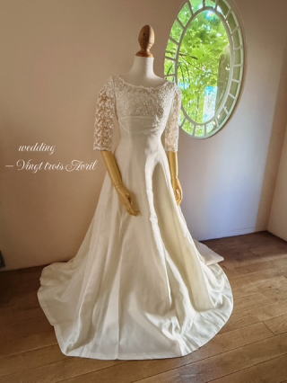 袖付きウェディングドレス